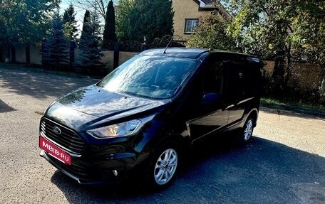 Ford Tourneo Connect II рестайлинг, 2019 год, 2 200 000 рублей, 4 фотография