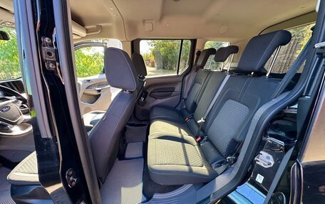 Ford Tourneo Connect II рестайлинг, 2019 год, 2 200 000 рублей, 20 фотография