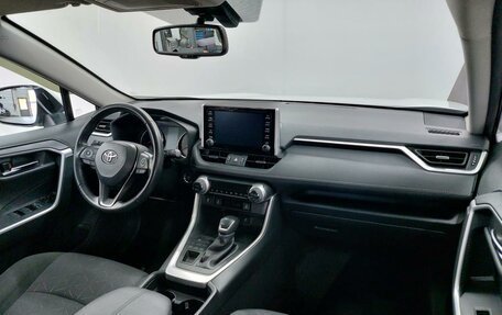 Toyota RAV4, 2022 год, 3 440 000 рублей, 4 фотография