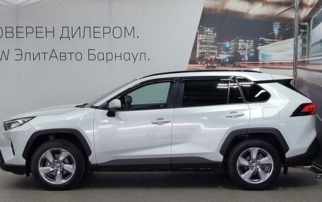 Toyota RAV4, 2022 год, 3 440 000 рублей, 9 фотография