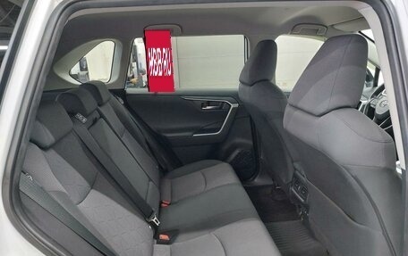 Toyota RAV4, 2022 год, 3 440 000 рублей, 5 фотография