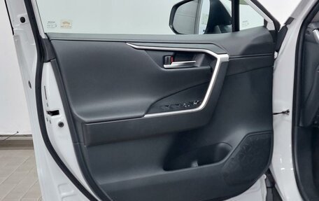 Toyota RAV4, 2022 год, 3 440 000 рублей, 21 фотография