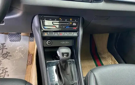 Skoda Karoq I, 2022 год, 1 559 000 рублей, 9 фотография