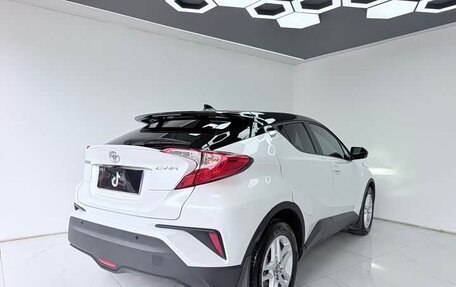 Toyota C-HR I рестайлинг, 2022 год, 1 757 000 рублей, 6 фотография