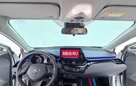 Toyota C-HR I рестайлинг, 2022 год, 1 757 000 рублей, 9 фотография