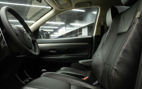 Mitsubishi Outlander III рестайлинг 3, 2012 год, 1 550 000 рублей, 10 фотография