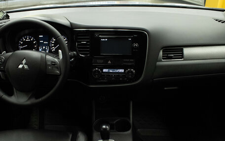 Mitsubishi Outlander III рестайлинг 3, 2012 год, 1 550 000 рублей, 9 фотография