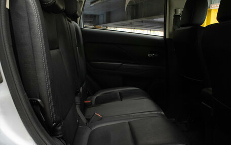 Mitsubishi Outlander III рестайлинг 3, 2012 год, 1 550 000 рублей, 13 фотография