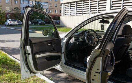 BMW 3 серия, 2011 год, 1 200 000 рублей, 13 фотография