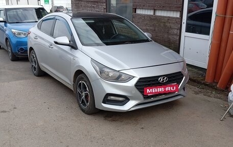 Hyundai Solaris II рестайлинг, 2017 год, 580 000 рублей, 2 фотография