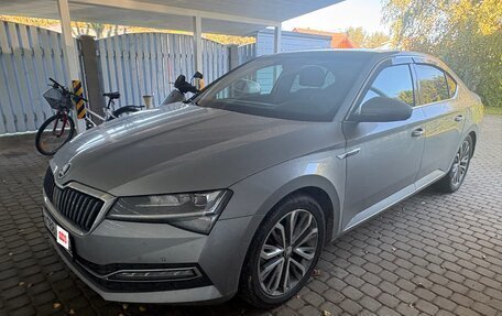 Skoda Superb III рестайлинг, 2025 год, 3 600 000 рублей, 2 фотография
