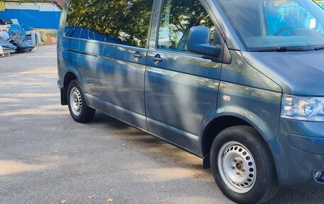 Volkswagen Caravelle T5, 2008 год, 1 000 000 рублей, 3 фотография