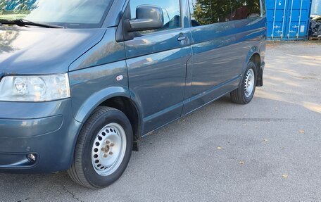 Volkswagen Caravelle T5, 2008 год, 1 000 000 рублей, 4 фотография