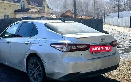 Toyota Camry, 2022 год, 3 300 000 рублей, 5 фотография