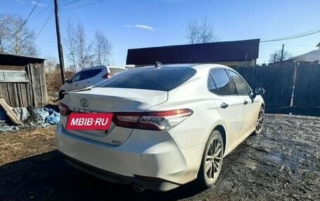Toyota Camry, 2022 год, 3 300 000 рублей, 3 фотография
