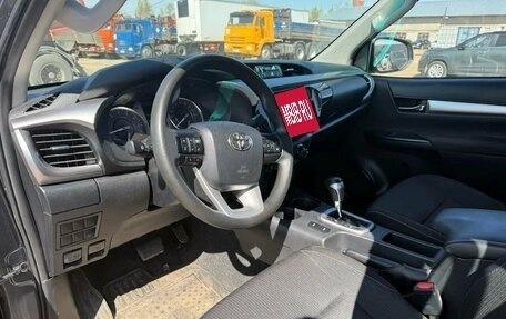 Toyota Hilux VIII, 2022 год, 4 700 000 рублей, 10 фотография