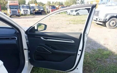 Geely Emgrand, 2024 год, 1 400 000 рублей, 10 фотография