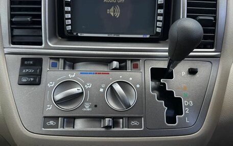 Toyota Raum II, 2007 год, 650 000 рублей, 18 фотография