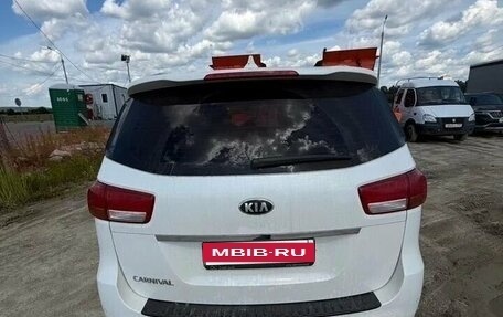 KIA Carnival III, 2018 год, 2 900 000 рублей, 5 фотография
