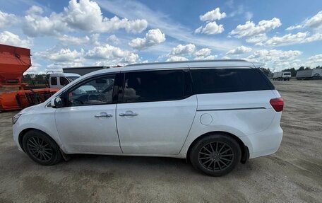KIA Carnival III, 2018 год, 2 900 000 рублей, 7 фотография