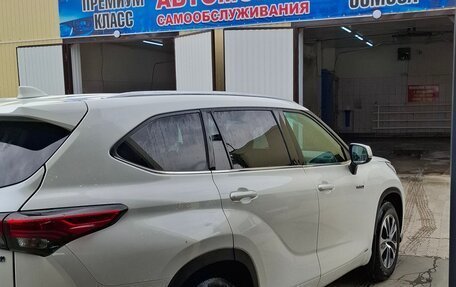 Toyota Highlander, 2021 год, 3 900 000 рублей, 5 фотография
