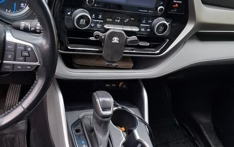 Toyota Highlander, 2021 год, 3 900 000 рублей, 8 фотография
