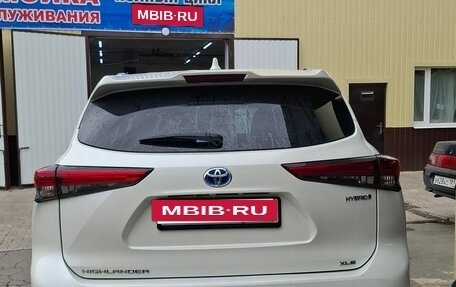Toyota Highlander, 2021 год, 3 900 000 рублей, 4 фотография