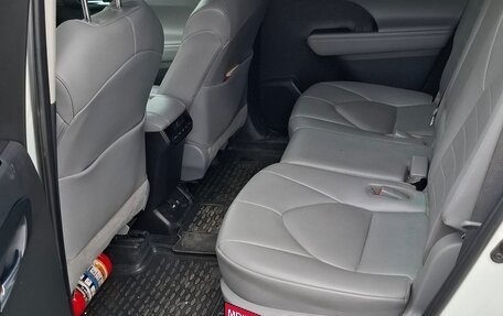 Toyota Highlander, 2021 год, 3 900 000 рублей, 12 фотография