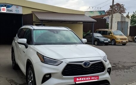 Toyota Highlander, 2021 год, 3 900 000 рублей, 2 фотография