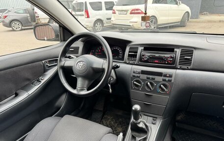 Toyota Corolla, 2004 год, 570 000 рублей, 8 фотография