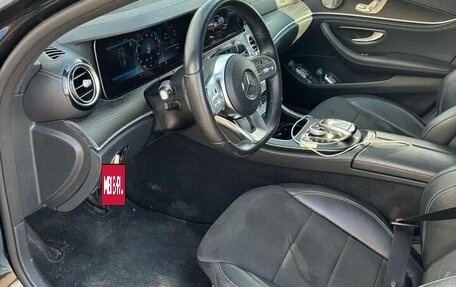 Mercedes-Benz E-Класс, 2019 год, 3 500 000 рублей, 9 фотография