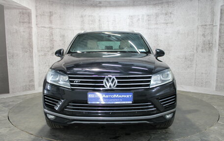Volkswagen Touareg III, 2015 год, 3 099 000 рублей, 2 фотография