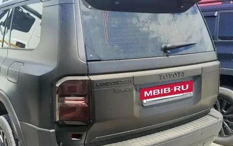 Toyota Land Cruiser Prado, 2024 год, 10 500 000 рублей, 3 фотография