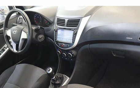 Hyundai Solaris II рестайлинг, 2012 год, 610 000 рублей, 5 фотография
