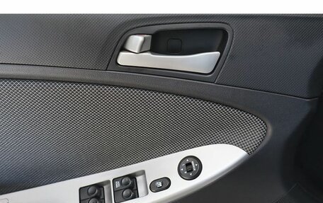 Hyundai Solaris II рестайлинг, 2012 год, 610 000 рублей, 13 фотография