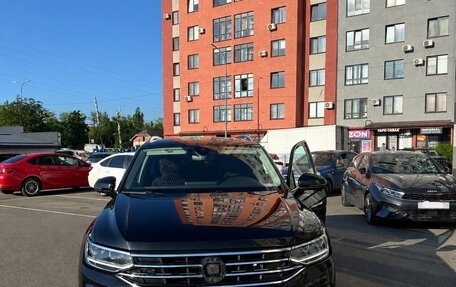 Volkswagen Tiguan II, 2023 год, 2 640 000 рублей, 2 фотография