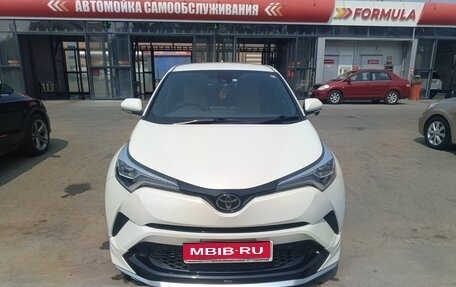 Toyota C-HR I рестайлинг, 2018 год, 2 200 000 рублей, 1 фотография