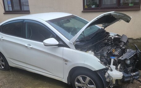 Hyundai Solaris II рестайлинг, 2011 год, 400 000 рублей, 1 фотография