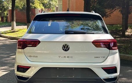 Volkswagen T-Roc I, 2023 год, 1 475 000 рублей, 6 фотография