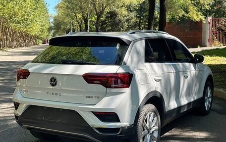 Volkswagen T-Roc I, 2023 год, 1 475 000 рублей, 5 фотография