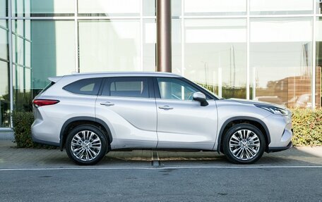 Toyota Highlander, 2025 год, 4 900 000 рублей, 8 фотография