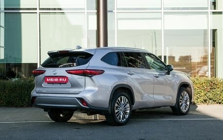 Toyota Highlander, 2025 год, 4 900 000 рублей, 2 фотография