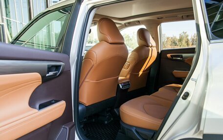 Toyota Highlander, 2025 год, 4 900 000 рублей, 14 фотография