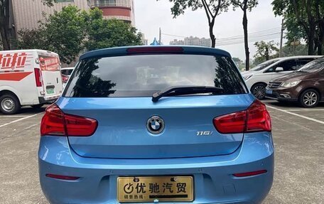BMW 1 серия, 2018 год, 1 600 000 рублей, 7 фотография