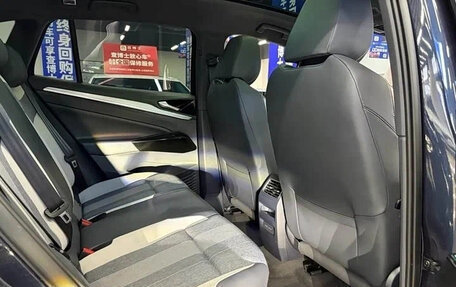 Volkswagen ID.4, 2023 год, 6 фотография