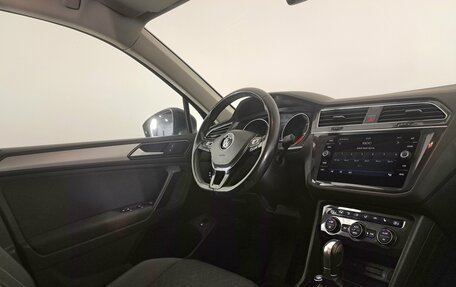 Volkswagen Tiguan II, 2017 год, 2 230 000 рублей, 13 фотография