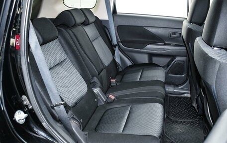 Mitsubishi Outlander III рестайлинг 3, 2015 год, 1 999 000 рублей, 10 фотография