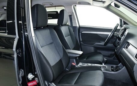 Mitsubishi Outlander III рестайлинг 3, 2015 год, 1 999 000 рублей, 9 фотография