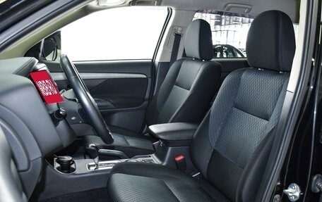 Mitsubishi Outlander III рестайлинг 3, 2015 год, 1 999 000 рублей, 12 фотография