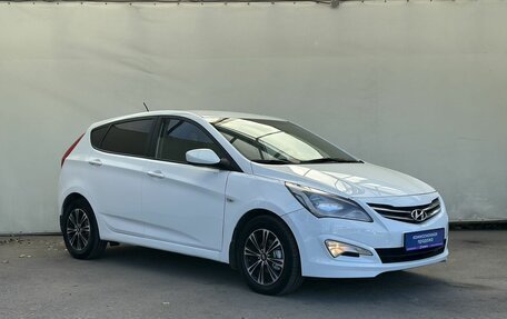Hyundai Solaris II рестайлинг, 2016 год, 1 100 000 рублей, 2 фотография